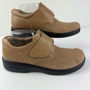 Propet Womens 9 Olivia Stretchable Slip On Shoe Taupe Tan Comfort